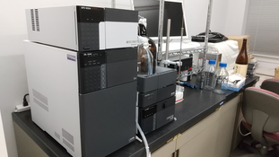 高速液体クロマトグラフの写真