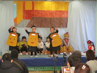 4歳児クラスの劇の様子の写真3