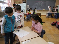 写真：学校見学