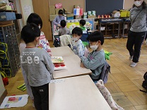 写真：学校見学