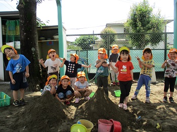 写真：砂場あそび