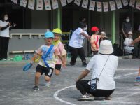 子供が走っている様子