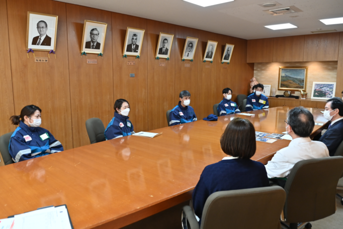 写真：壮行会の様子（室内）