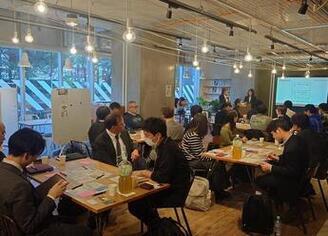 写真：ワークショップ・交流会の様子1枚目