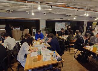 写真：ワークショップ・交流会の様子2枚目