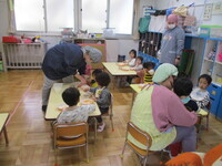 ぱんだ組の給食の様子の写真