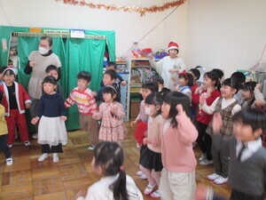 ダンスを踊っている写真1