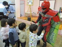 ハイタッチ