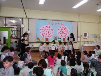 新入園児紹介の様子の写真