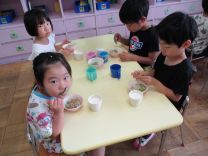 写真:そら豆のさやむき9