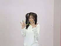 プールに入る時の約束を確認する写真