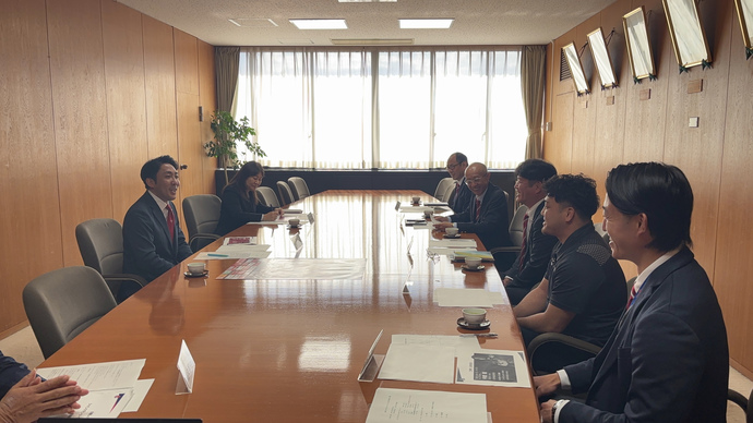 写真：対談様子