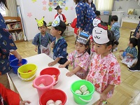 らいおんぐみのおみせやさんごっこの様子の写真