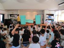 写真：お楽しみのクイズ大会の様子