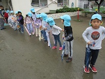 出発するらいおん組の写真