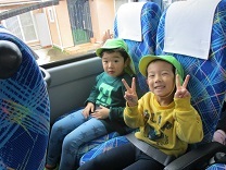 バスに乗っている写真