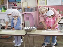 ぞう組調理活動の写真