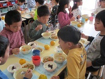 給食の写真