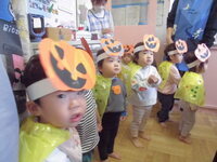 ハロウィンの仮装のこども