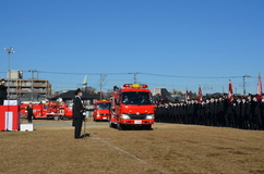 写真：車両行進の様子