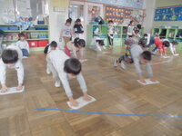 床の雑巾がけの写真3