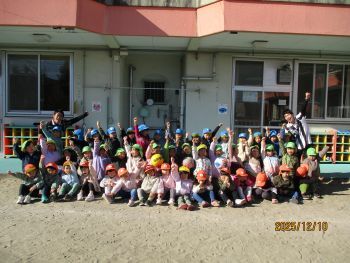 写真：ボール遊び体験集合