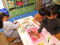 絵を描いている写真2