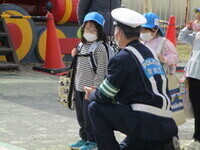 おまわりさんと一緒の写真