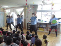 職員の踊りの写真