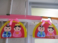 0歳児クラスのお雛様の写真