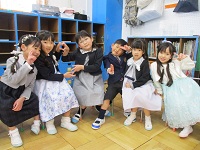 卒園式前の子供達の様子の写真