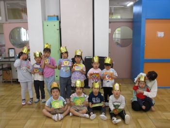 写真：誕生会集合