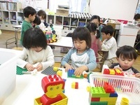 遊んでいる様子の写真