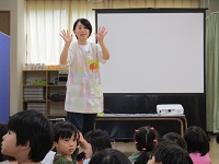 看護師が話している様子