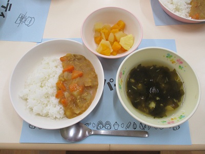給食の写真