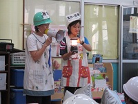 園長先生が訓練の話をしている様子の写真