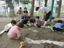 写真:泥んこ遊び10