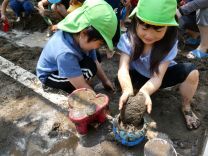 写真:泥んこ遊び11
