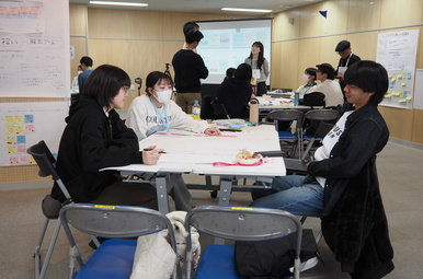 写真：グループワークの様子