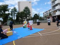 写真：1歳児親子競技その2