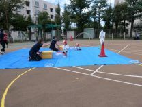 写真：1歳児親子競技その1